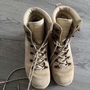 Hiking/ winter boots